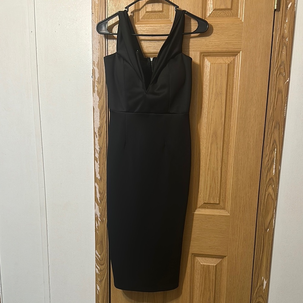 Elegant Black Sleeveless Dress